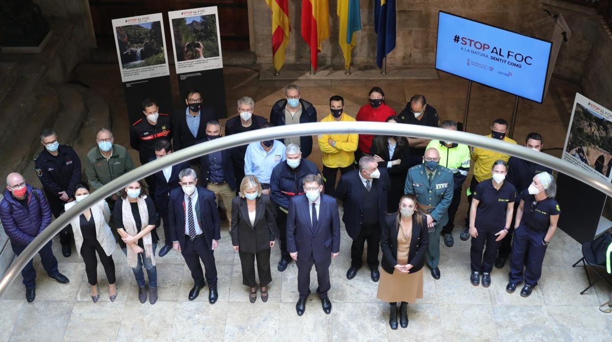 Presentación del plan «Stop al foc» por el presidente de la Generalitat y varios dirigentes autonómicos