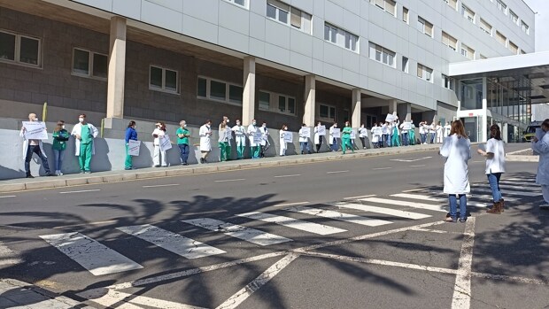 Preaviso de huelga de  médicos temporales ante la negativa del Gobierno canario a negociar las plazas