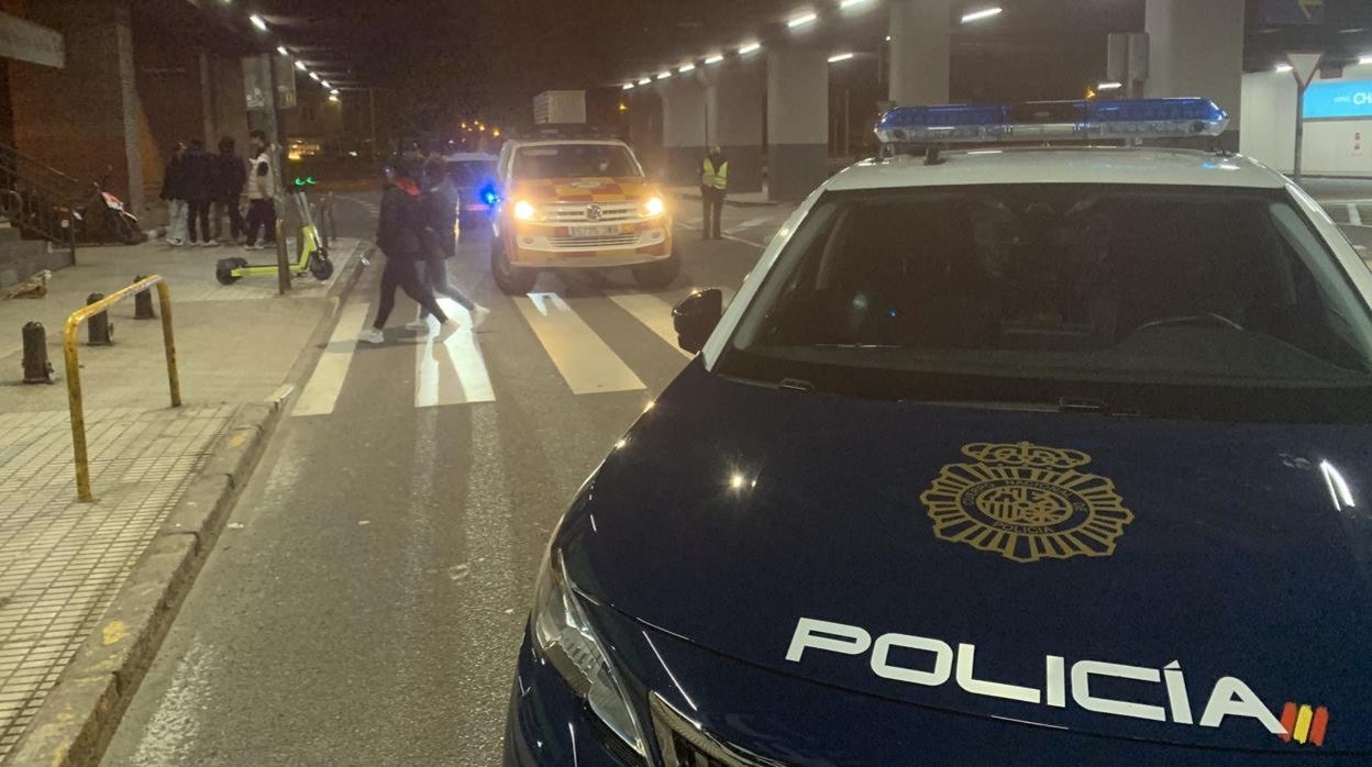 La Policía Nacional y el Samur, en la estación de Chamartín esta madrugada