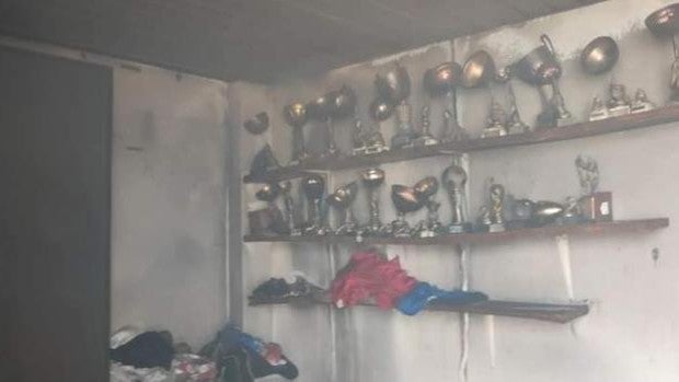 Queman la oficina, el almacén y el bar del CF Benquerencia Toledo en el campo de fútbol del Polígono