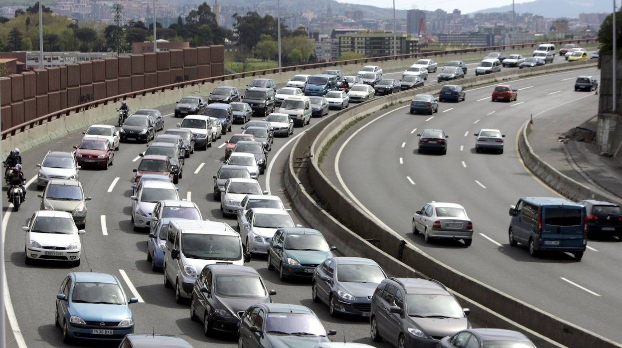 Tráfico denso en la A8