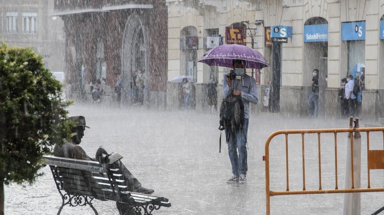 Vuelven el frío y la lluvia a Castilla y León tras una veraniega recta final de Semana Santa