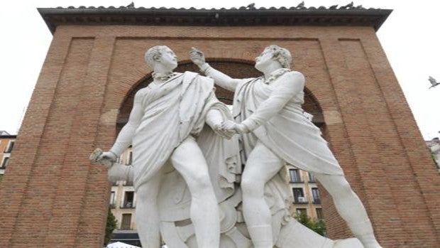 El monumento a Daoiz y Velarde, en la Plaza del Dos de mayo