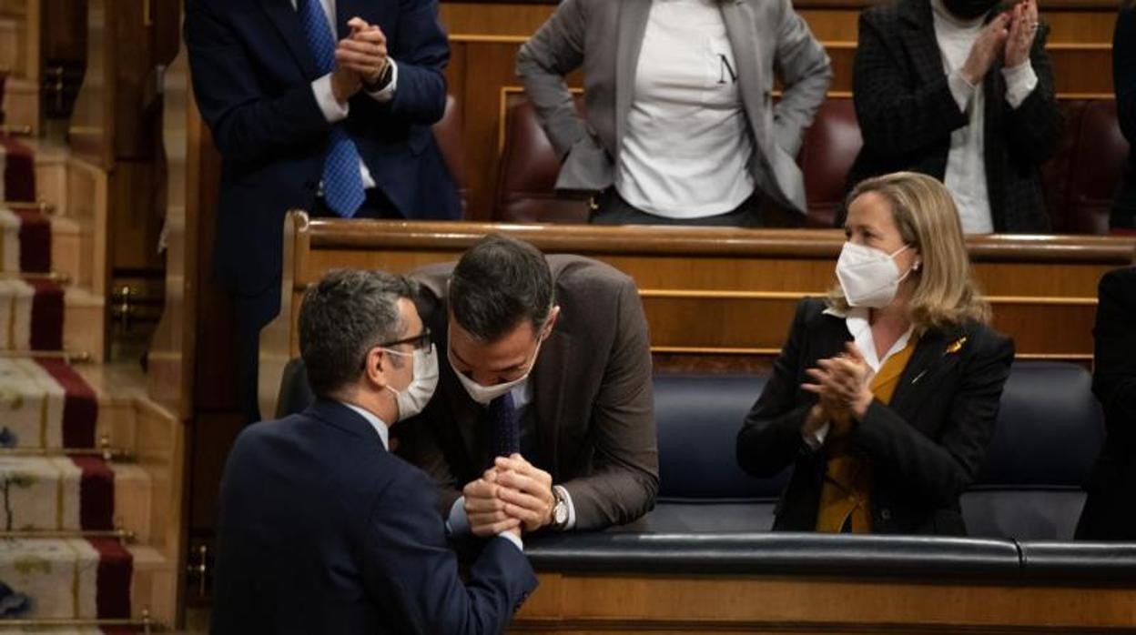 Pedro Sánchez, Félix Bolaños y Nadia Calviño en el Congreso de los Diputados