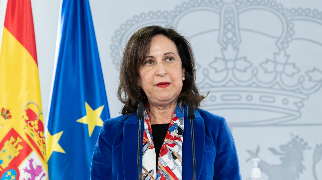 La ministra de Defensa, margarita Robles, de quien depende el CNI