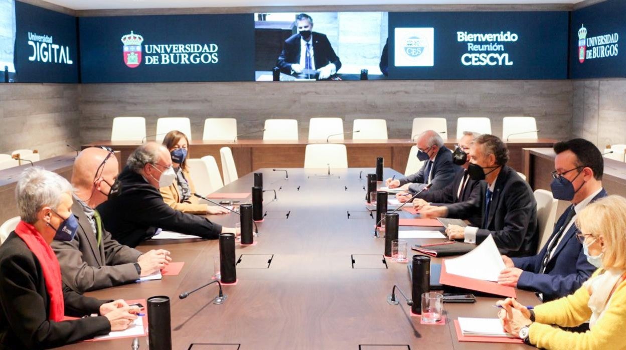 Encuentro que mantuvieron Cescyl y la Universidad de Burgos