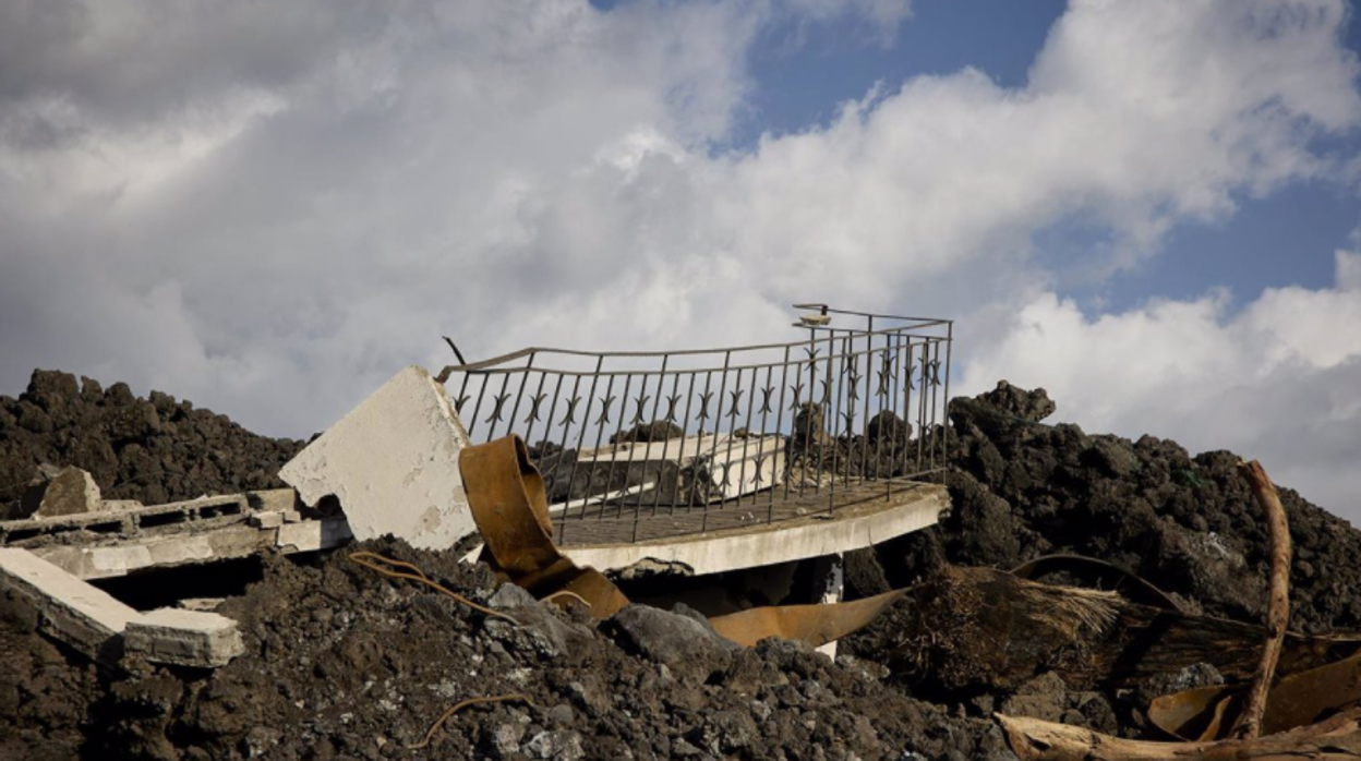 Parte de una vivienda destruida por la lava