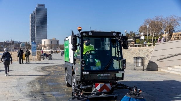 Barcelona se enfrenta a seis días sin recogida de basura ni limpieza por la huelga de sus empleados