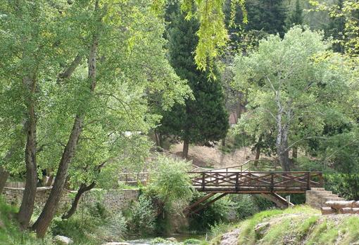 Un puente de la zona del merendero del Azud de Tuéjar