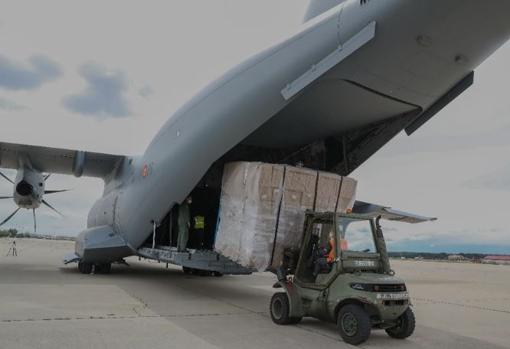 Primer envío de material a Ucrania con un avión A400M