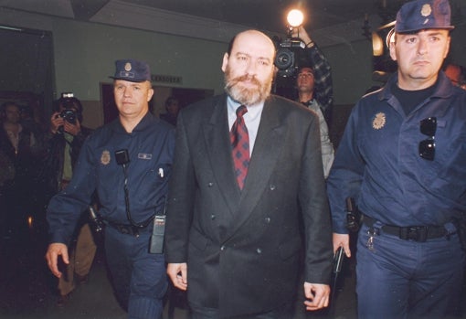 El más famoso comisionista y conseguidor de los años 90 fue Juan Guerra González, el 'hermanísimo' del entonces vicepresidente del Gobierno, Alfonso Guerra