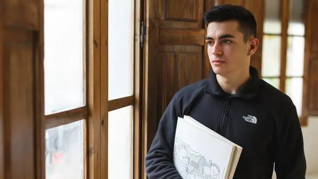 El joven que denunció a su instituto tras negarle los exámenes en español: «Me siento perseguido y me aterra ir a clase»