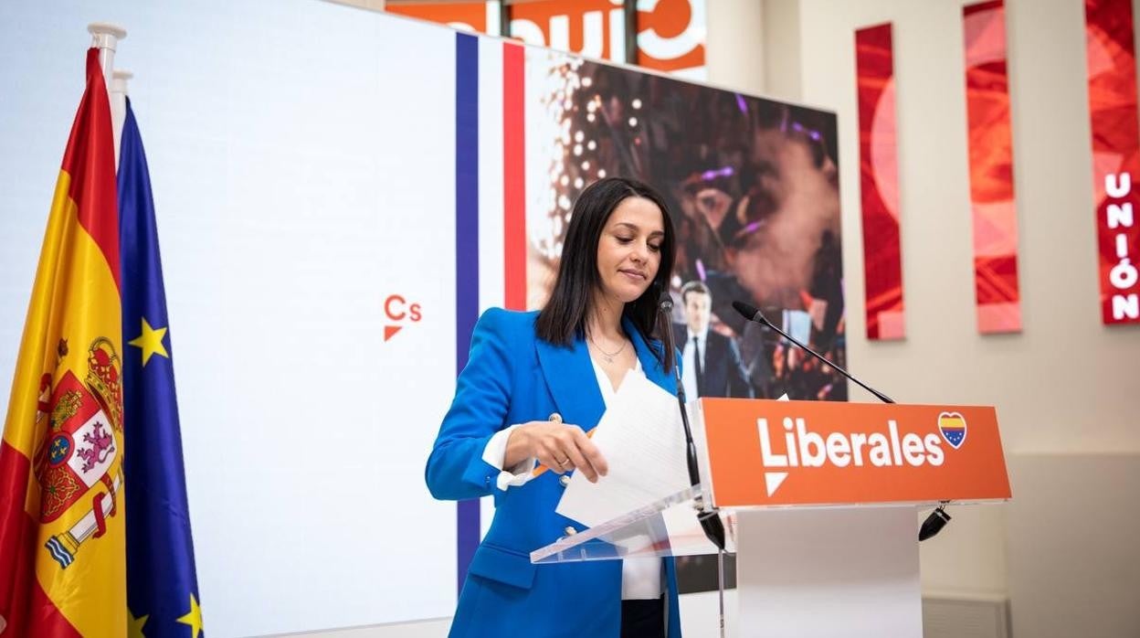 La presidenta de Ciudadanos, Inés Arrimadas, en rueda de prensa este lunes