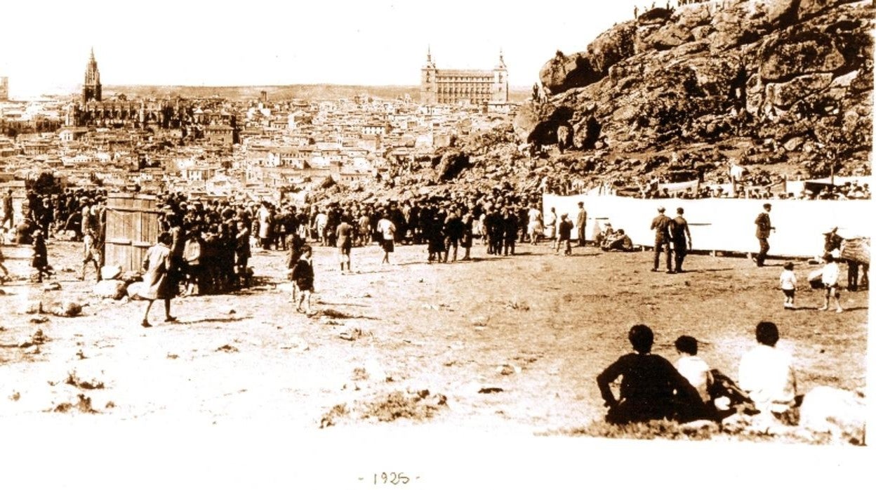 La romería del Valle hacia 1925. Fotografía de D. Pedro Román Martínez