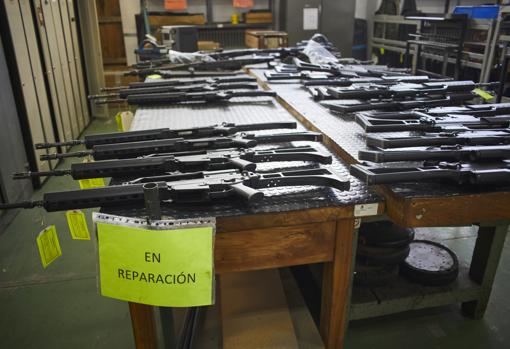 Armas pendientes de reparación en la Aalog 11