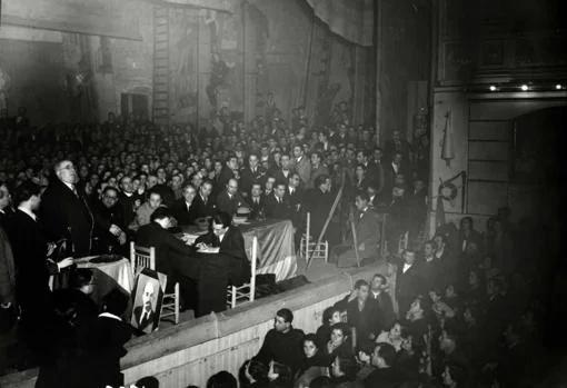 Mitin de Manuel Azana en el Teatro de Rojas de Toledo para las elecciones del 1936