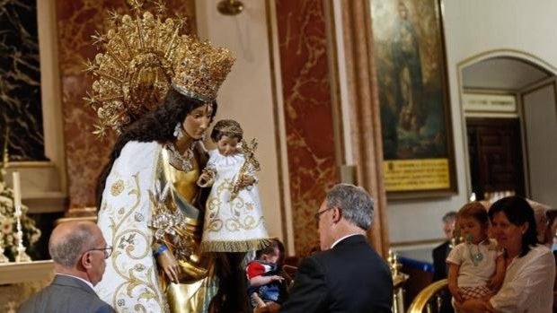 Besamanos a la Virgen de los Desamparados en Valencia: cuándo es y dónde se celebra