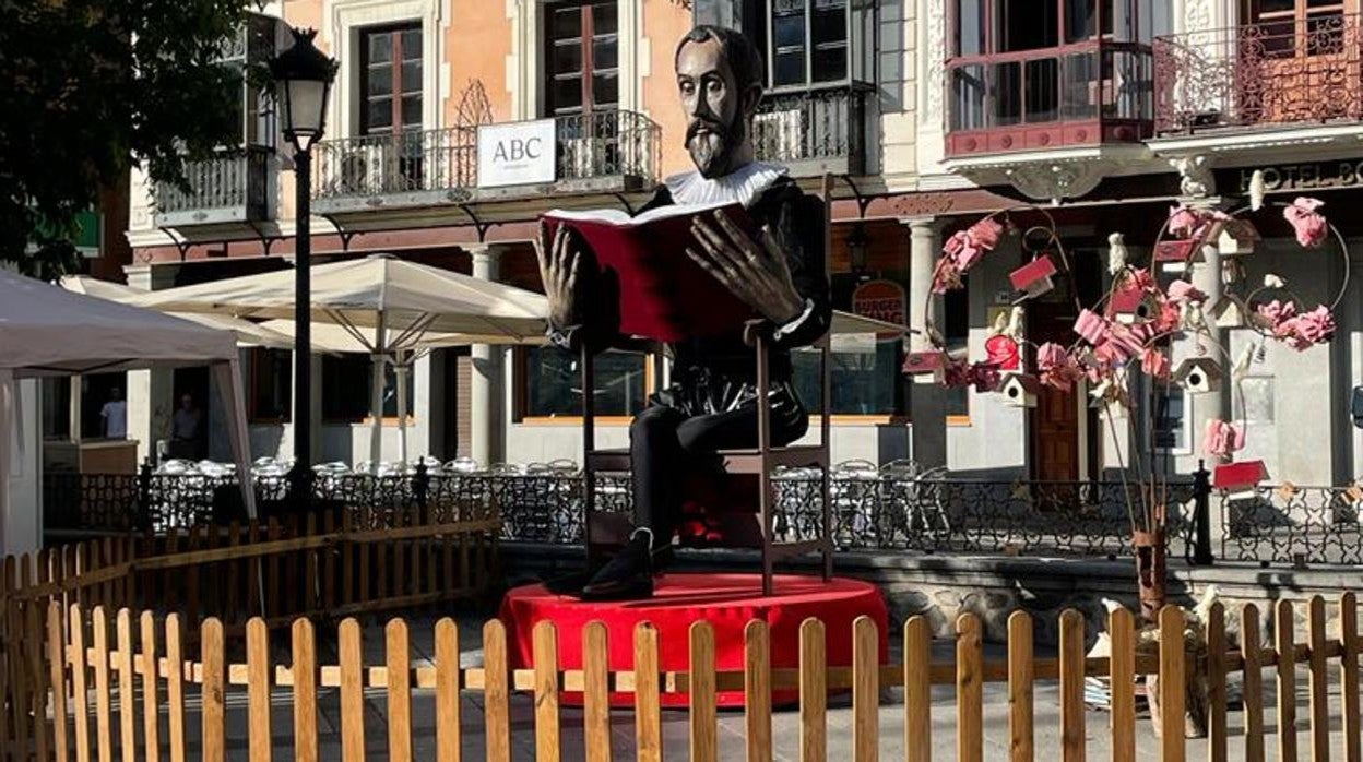 El Greco lector, instalado en la plaza de Zocodover