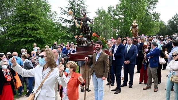 ‘Riego’ de halagos y promesas para el sector agrario por San Isidro Labrador