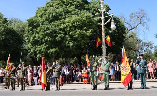 De un anciano de 94 años a un joven de 18: Valencia alberga una multitudinaria Jura de Bandera de España