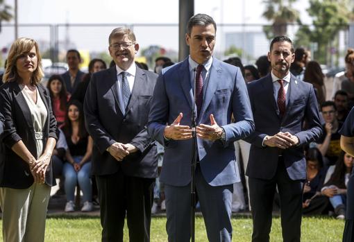 Imagen de la visita de Pedro Sánchez al Centro Integrado Público de Formación Profesional de Mislata (Valencia)