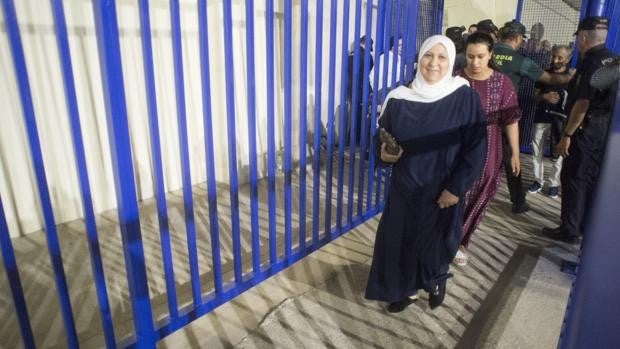 Reabre la frontera de Ceuta sin resolverse la situación de 320 menores