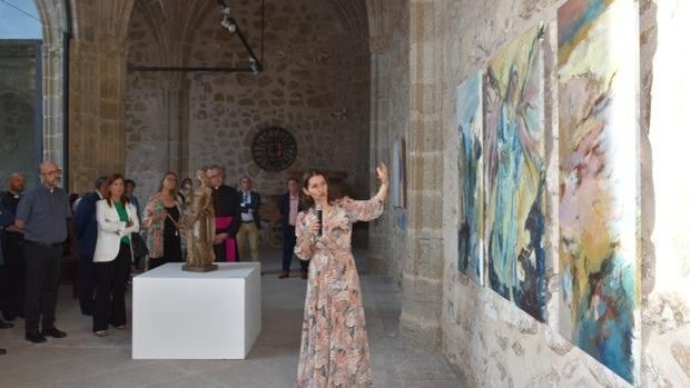 Abre en el claustro de La Colegial de Talavera la exposición ‘Ella’, dedicada a la Virgen