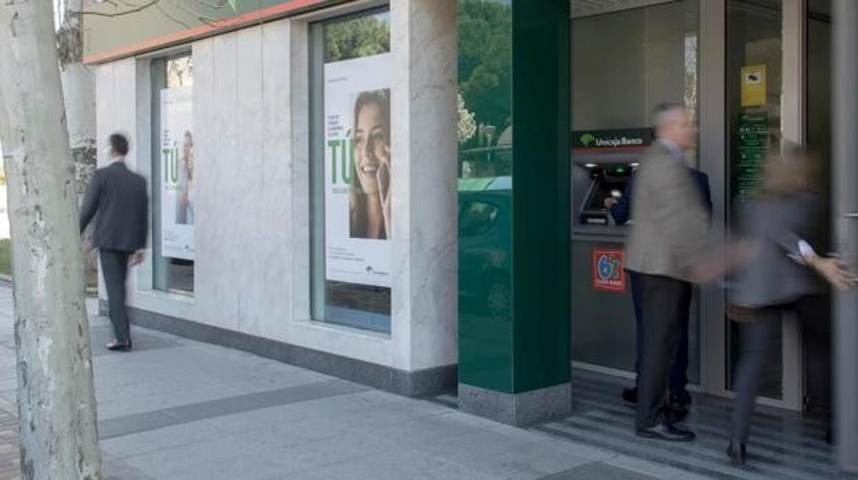 Castilla y León acapara uno de cada cuatro cierres de oficinas bancarias de España en pequeños municipios