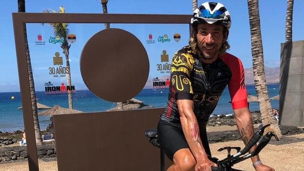 El triatleta toledano Pedro Tomé, hospitalizado en una uci después de retirarse del Ironman de Lanzarote