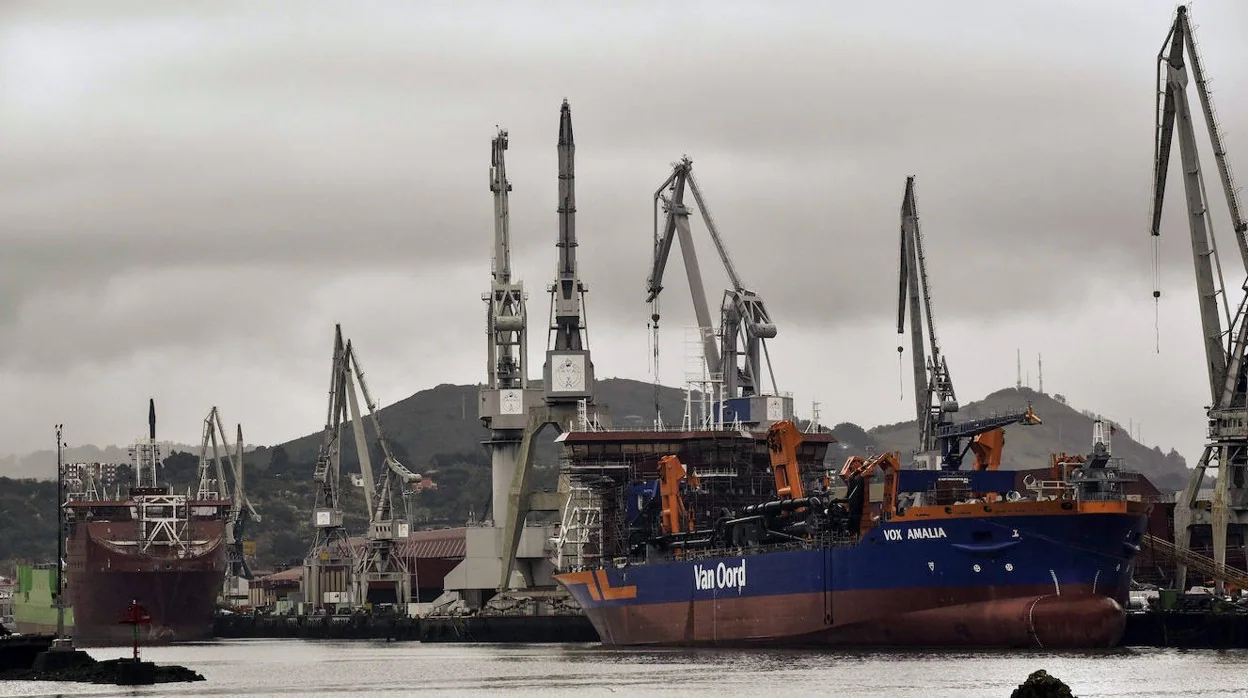 Dos de los últimos buques que construyeron los astilleros vizcaínos