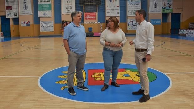 La pista del polideportivo Primero de Mayo se sustituirá con una inversión de unos 300.000 euros