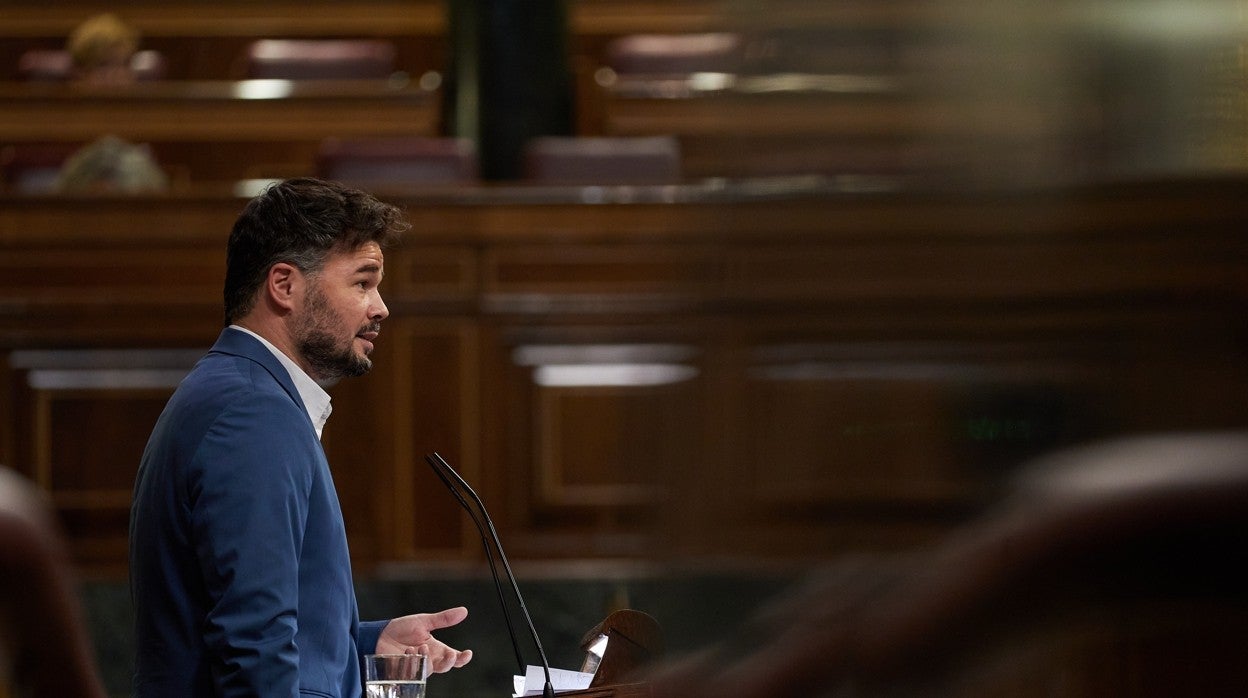 Moncloa traspasa un impuesto a las CC.AA. por la puerta de atrás para contentar a ERC