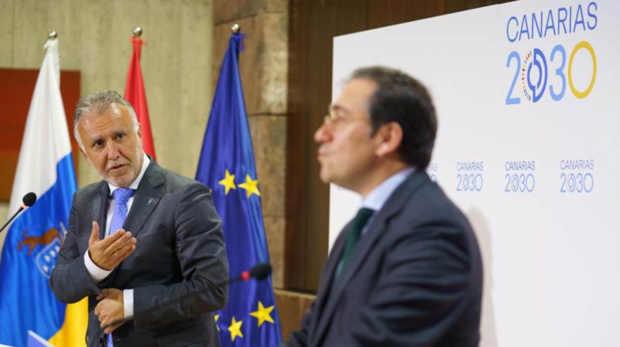 José Manuel Albares y el presidente canario Ángel Víctor Torres en Tenerife