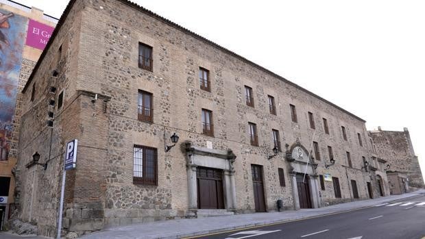 Anuncios de Tolón: un centro de mayores en Buenavista y la Escuela de Danza y Música, a la Alhóndiga