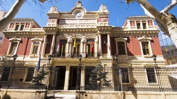 Diez funcionarios de la Diputación Albacete declararán como investigados en junio por presunto amaño de oposiciones