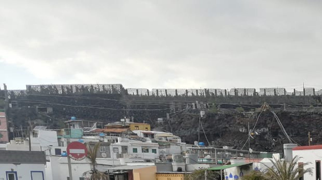 Persnal del IGN en sus tareas de monitoreo de gases en La Bombilla