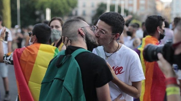 Orgullo Madrid 2022: Vuelve la marcha masiva con 50 carrozas y plaza de España como epicentro de las fiestas