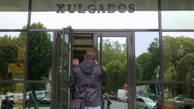 La hija de la líder de la red que explotaba a inmigrantes en Lugo «preparaba y organizaba» los pagos