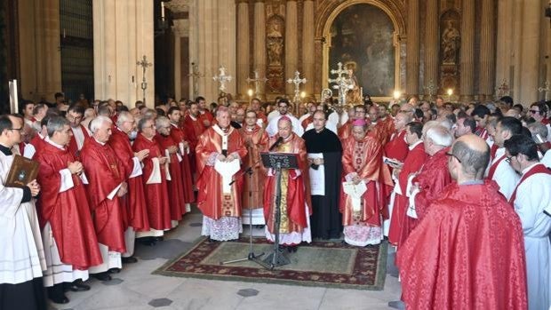 Burgos despide el Año Jubilar y clausura la Puerta Santa del Perdón