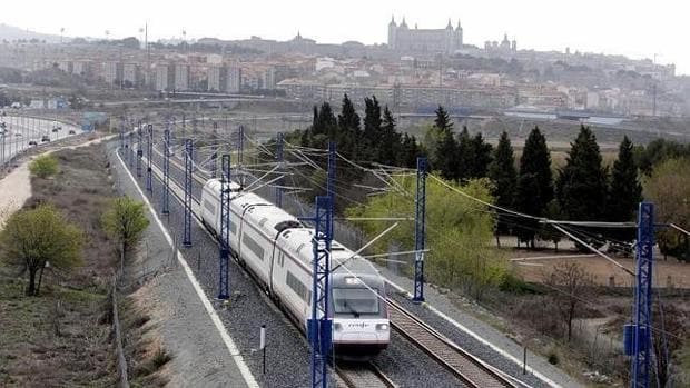 El AVE Madrid-Extremadura se para en la provincia de Toledo
