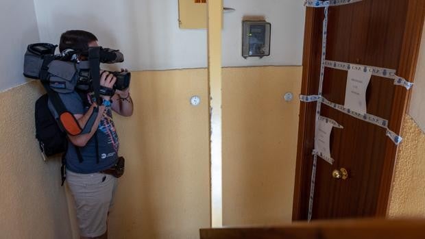 Una mujer muere en Soria, presuntamente apuñalada por su pareja y con su hija en casa