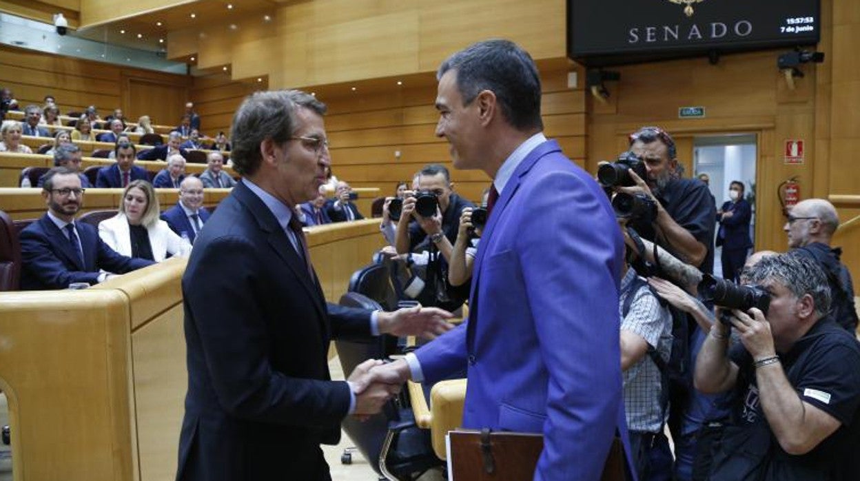 Alberto Núñez Feijóo y Pedro Sánchez, en el cara a cara del Senado del pasado martes