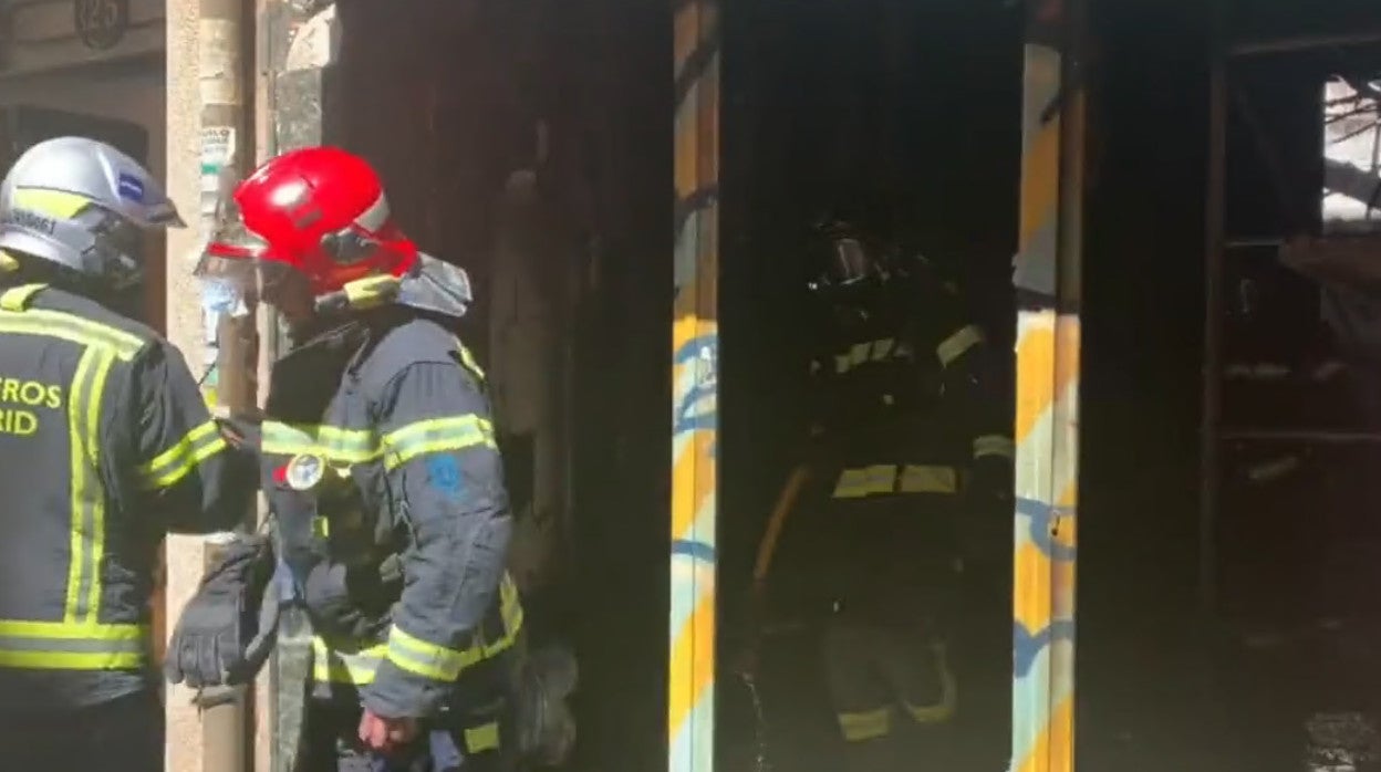 Los bomberos, en el lugar de los hechos