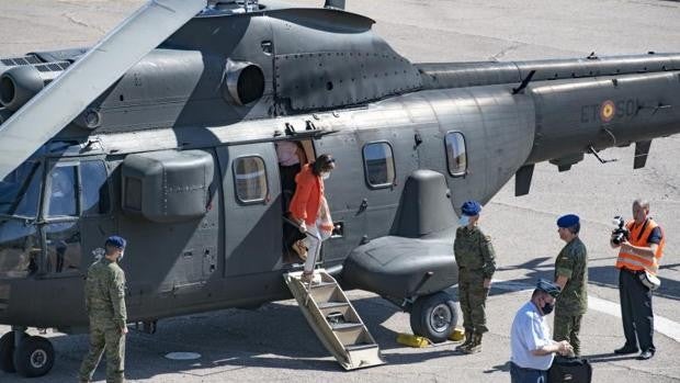 La ministra Robles visita el batallón de helicópteros de ataque ‘Tigre’ en la base de Almagro