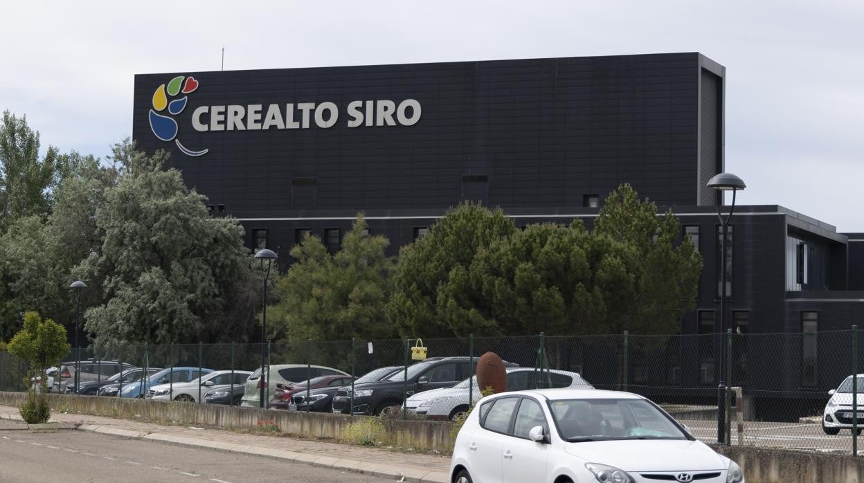 Asamblea de los trabajadores de la fábrica de Siro en Toro (Zamora) para votar el nuevo preacuerdo