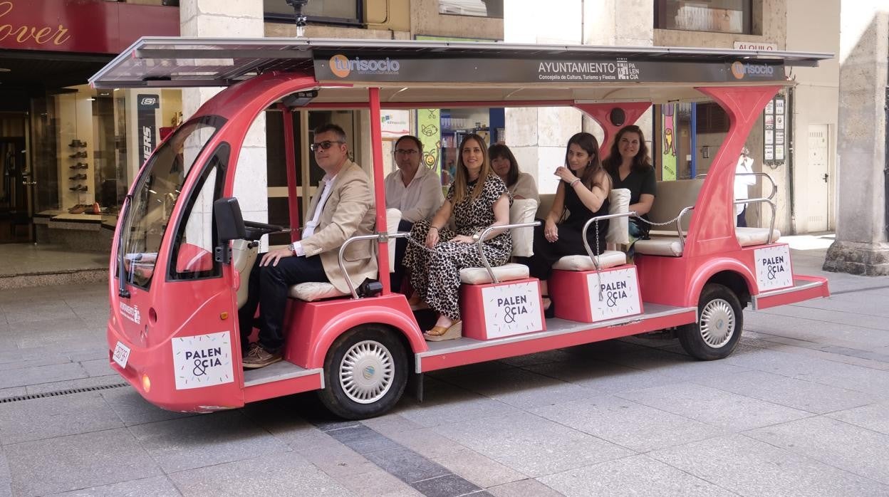 Minibús eléctrico que recorrerá Palencia durante el verano con su apuesta turística'