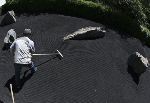 El jardín zen negro instalado en Casa Asia