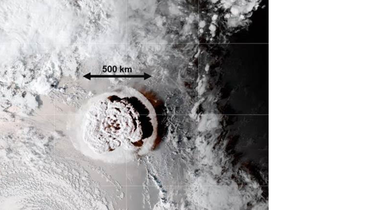 Imagen satelital de la violenta erupción del Hunga Tonga