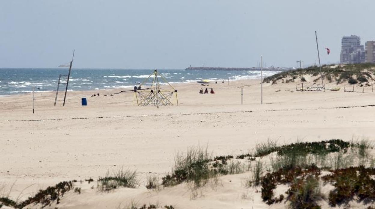 Imagen de archivo de la playa del Perellonet en Valencia