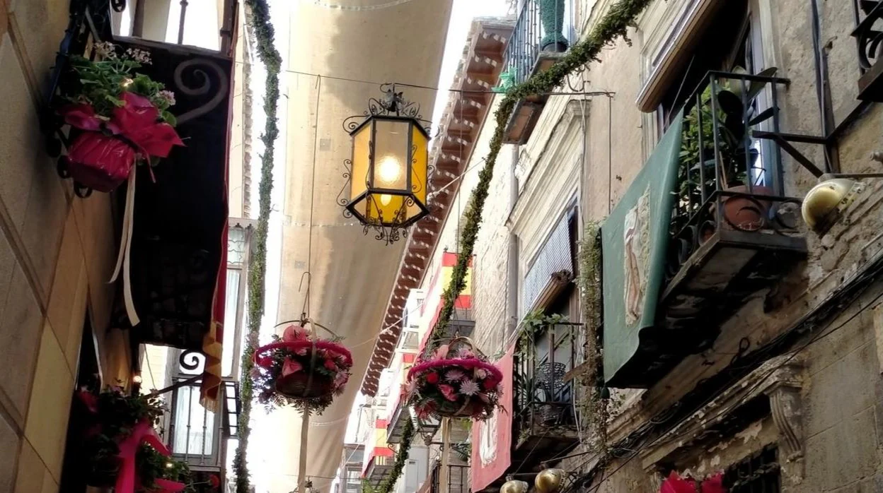 Las calles de Toledo entoldadas